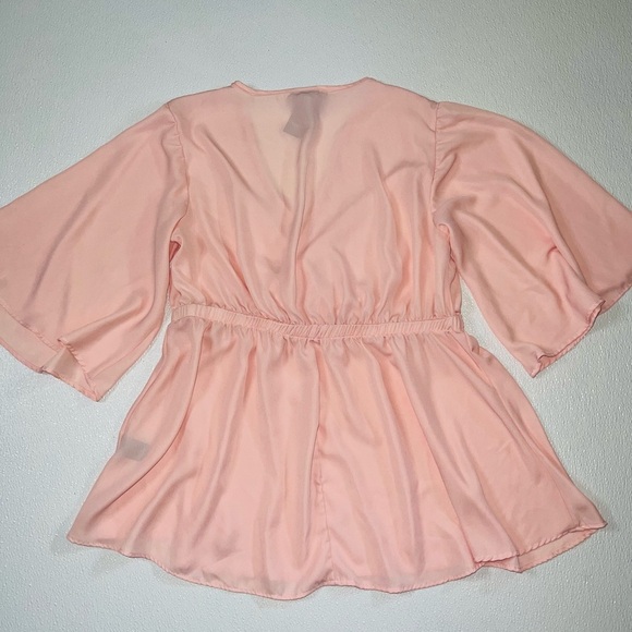 NWT Torrid Women's Flutter Sleeve Empire Blouse Blush Pink Size 1 - Picture 8 of 9
